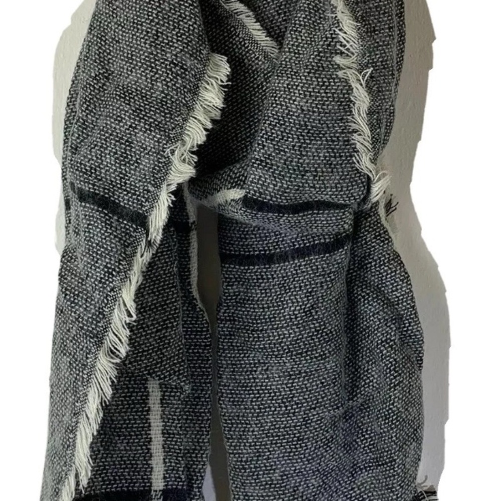 JCPenney Black and White Fringed Scarf Mixit JCP